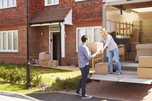 Moving truck support for homes and businesses in Uxbridge